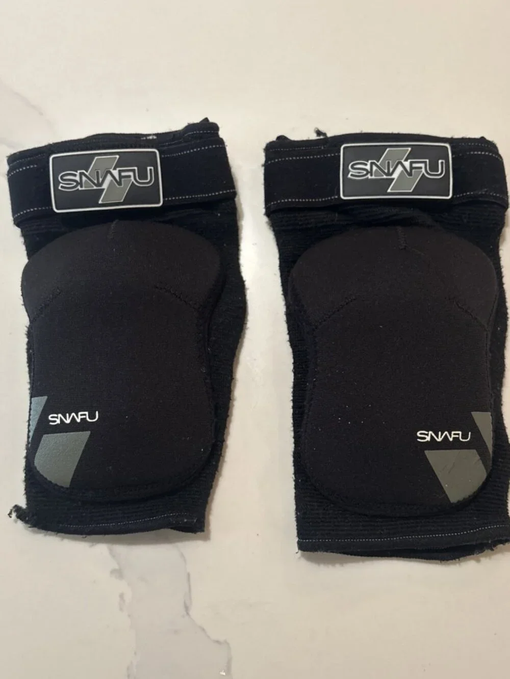 Snafu Knee Or Elbow Pads Skate Rollerblade Skateboarding - Age 8 to 14